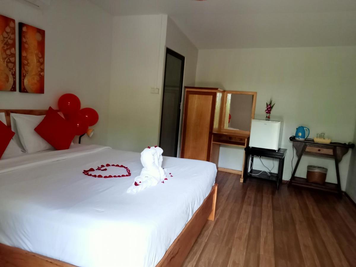 लॉज Namthip Homebeach Baan Tai